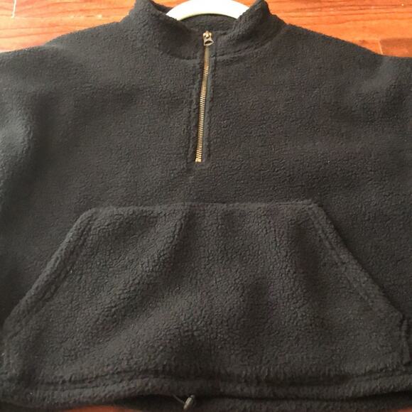 AMERICAN EAGLE Crewneck Crop Top Black Pulll Over - Picture 2 of 7